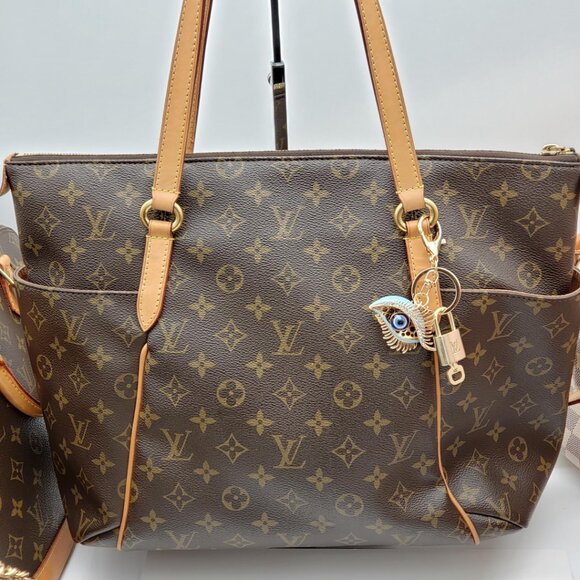 Authentic Louis Vuitton Lock & Key with unbranded Bagcharm, Keycharm, Keychain - Picture 1 of 8